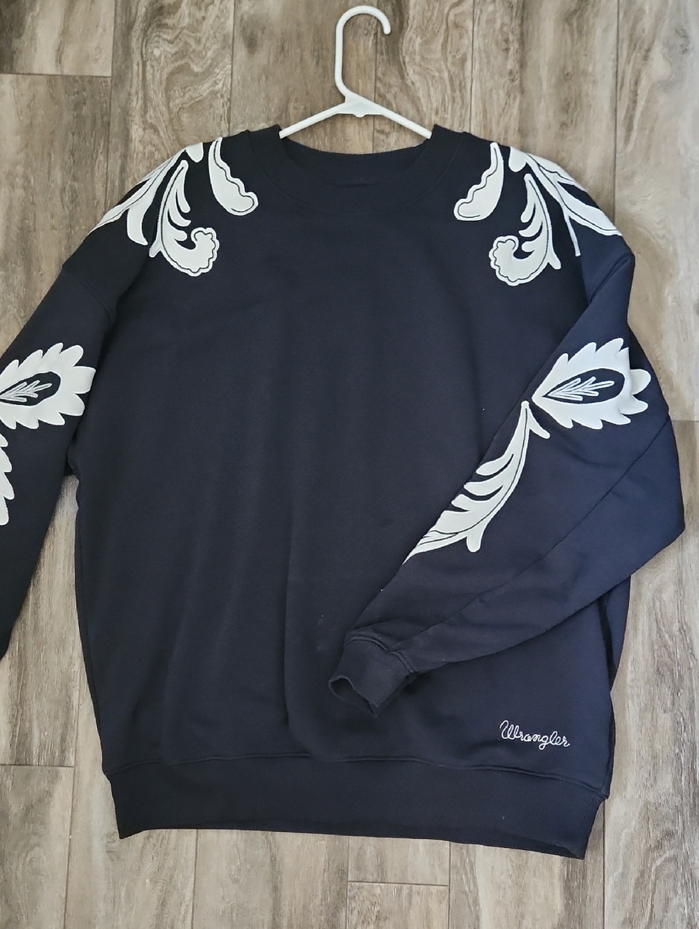 Wrangler Navy Crewneck Sweatshirt with White Floral Appliqué